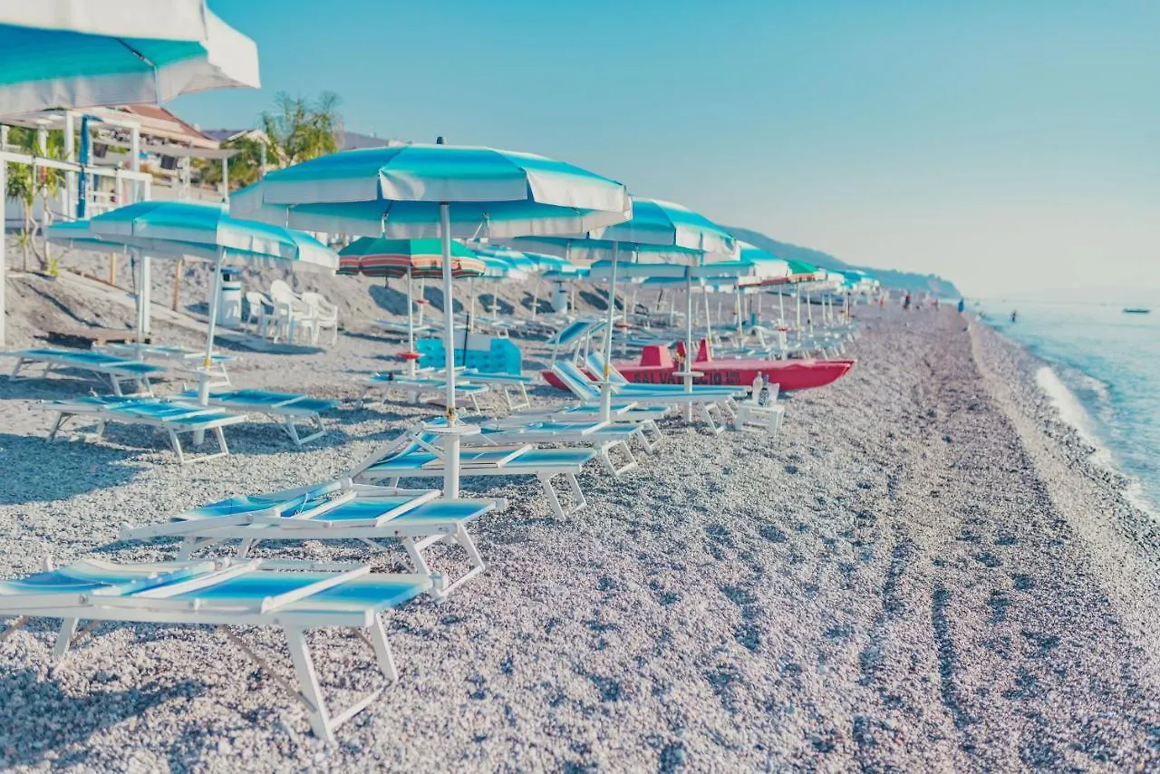 La Piramide Hotel Roccalumera
