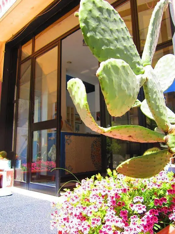 La Piramide Hotel Roccalumera