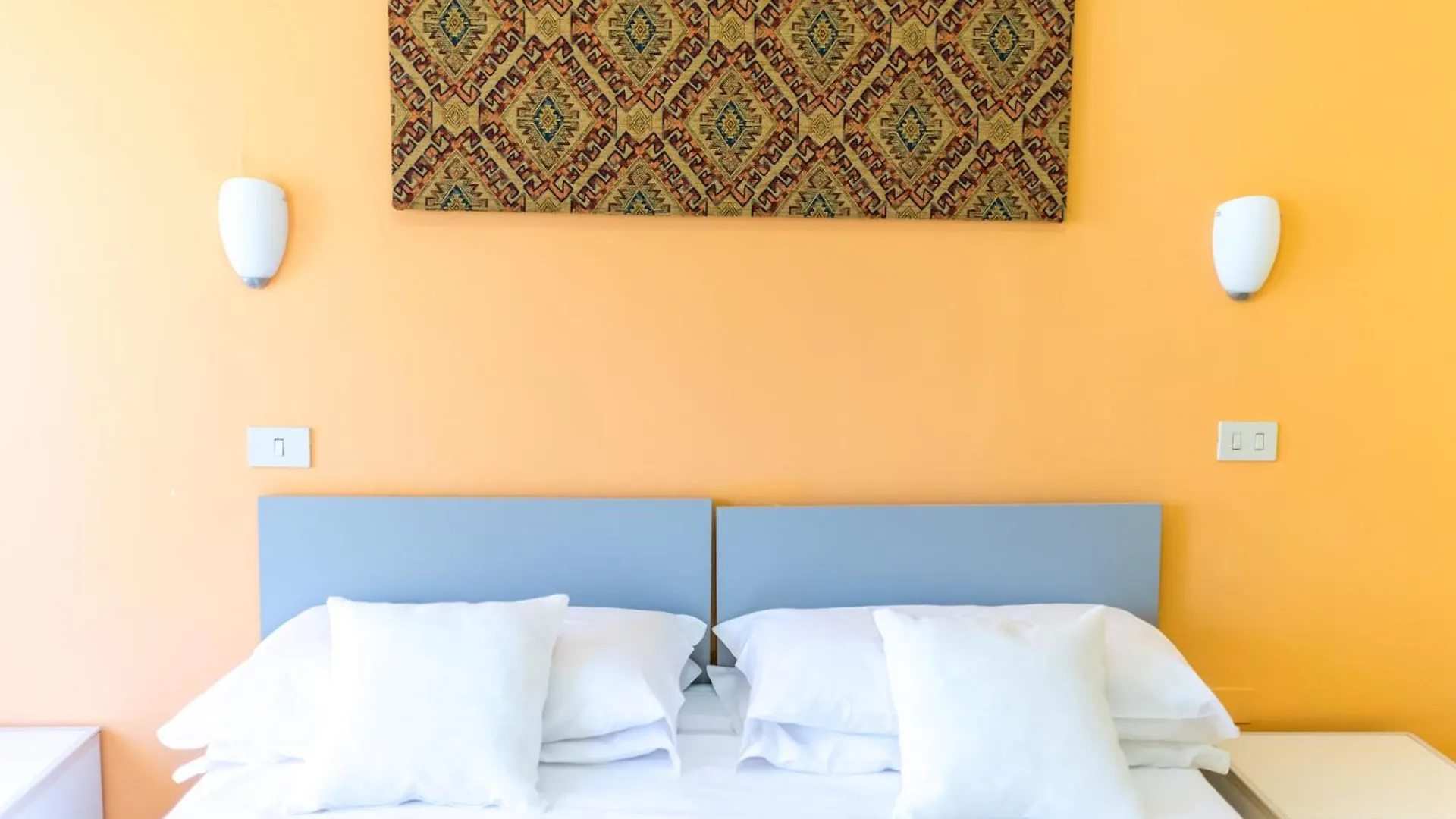 La Piramide Hotel Roccalumera