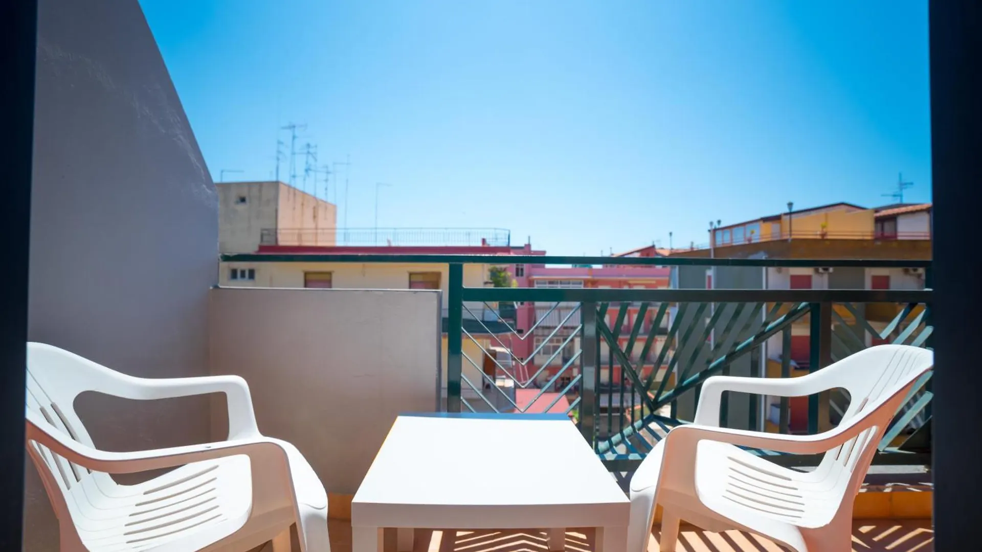 La Piramide Hotel Roccalumera