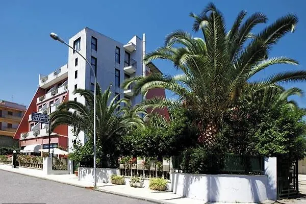 La Piramide Hotel Roccalumera