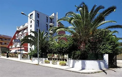 La Piramide Hotel Roccalumera