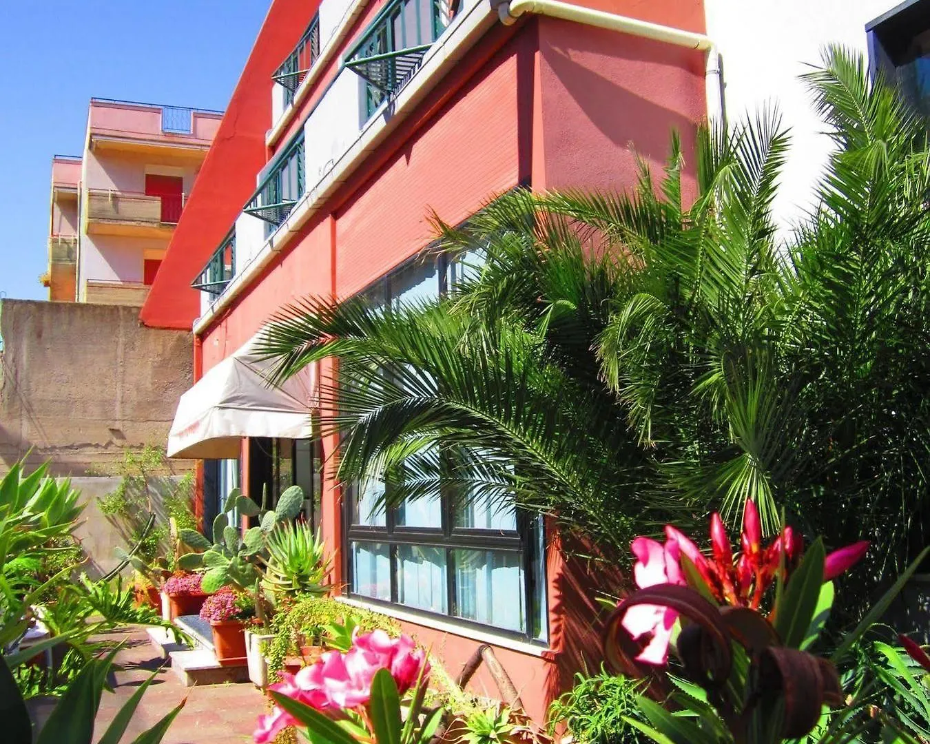 La Piramide Hotel Roccalumera Italy