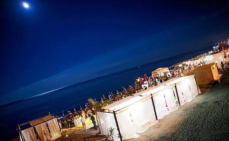 La Piramide Hotel Roccalumera