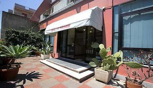 La Piramide Hotel Roccalumera